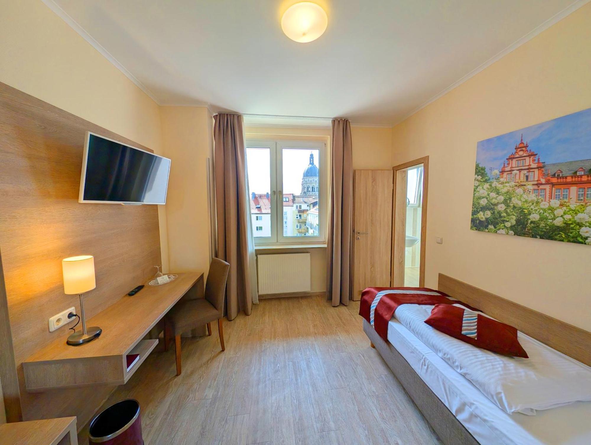 Mainzer Hof Hotel Bagian luar foto