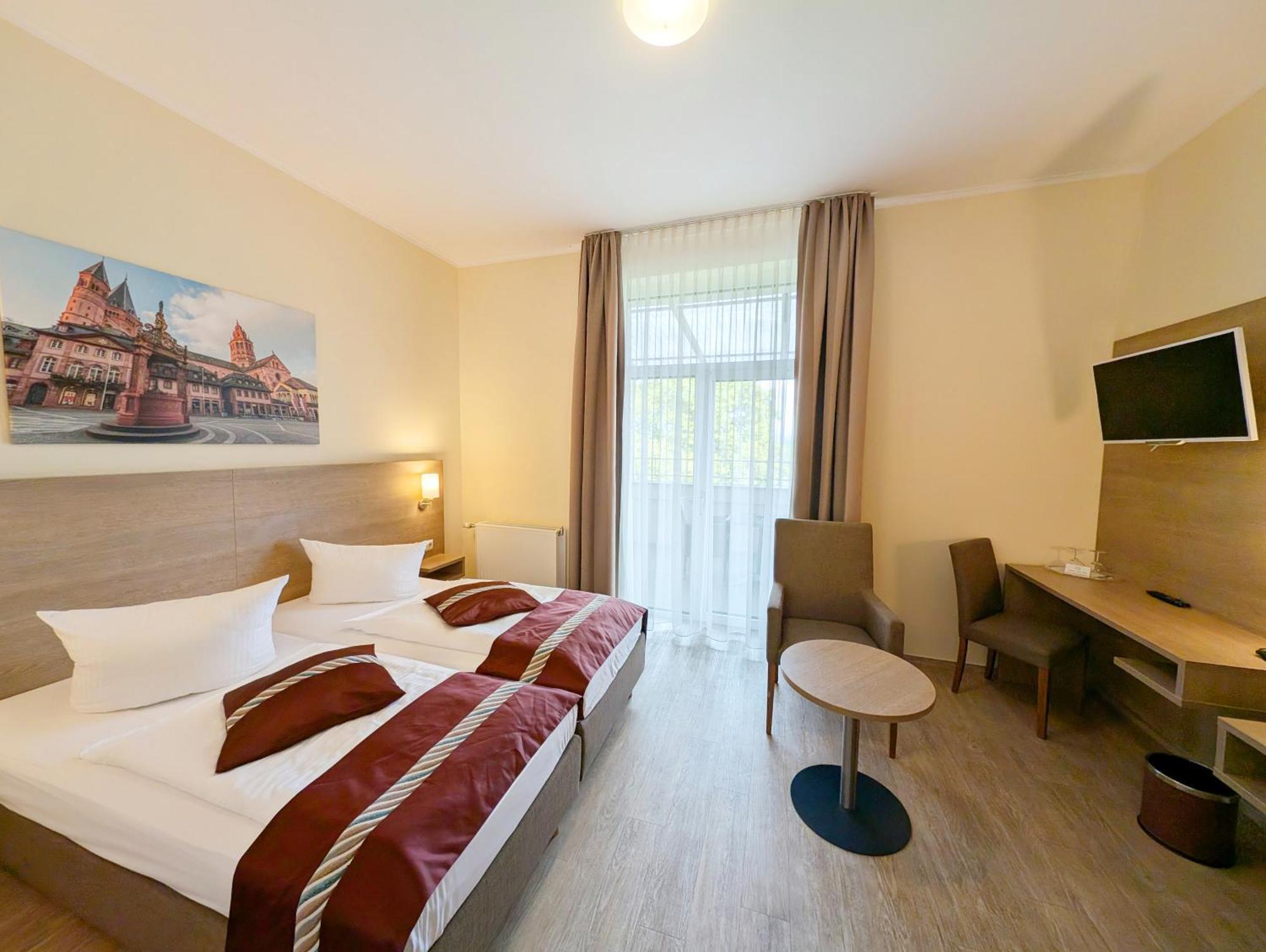 Mainzer Hof Hotel Bagian luar foto